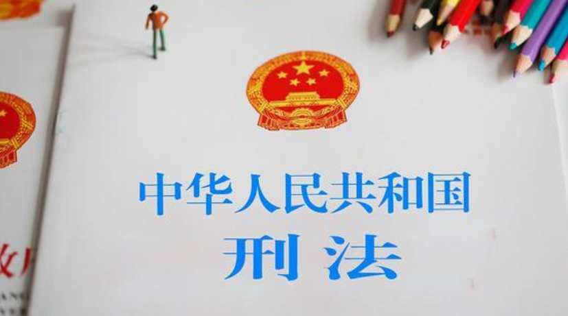 女子自曝在电影院卫生间被偷窥！